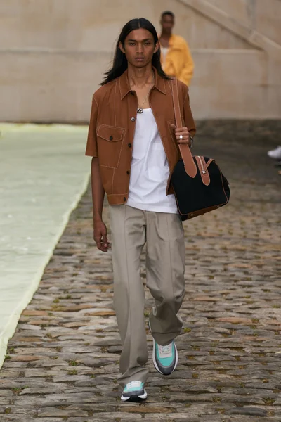 Look 13